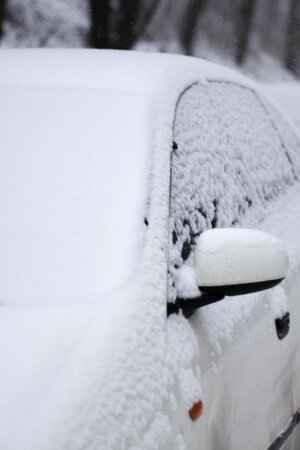 Estradas entre Cinfães e Castro Daire cortadas devido à neve "inesperada" no Montemuro